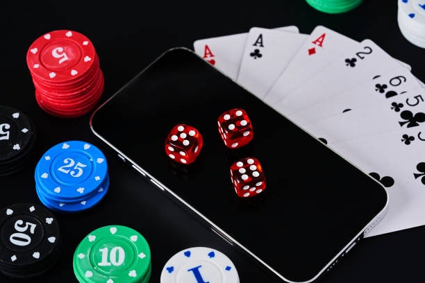 kingtoptoto login Bigger Bass Bonanza slot game interface on mobile phone showing fishing theme and spinning reels
